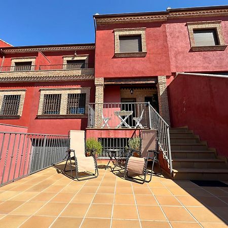 Casa Grande De Tres Plantas Con Parking Gratis Villa Linares  Ngoại thất bức ảnh