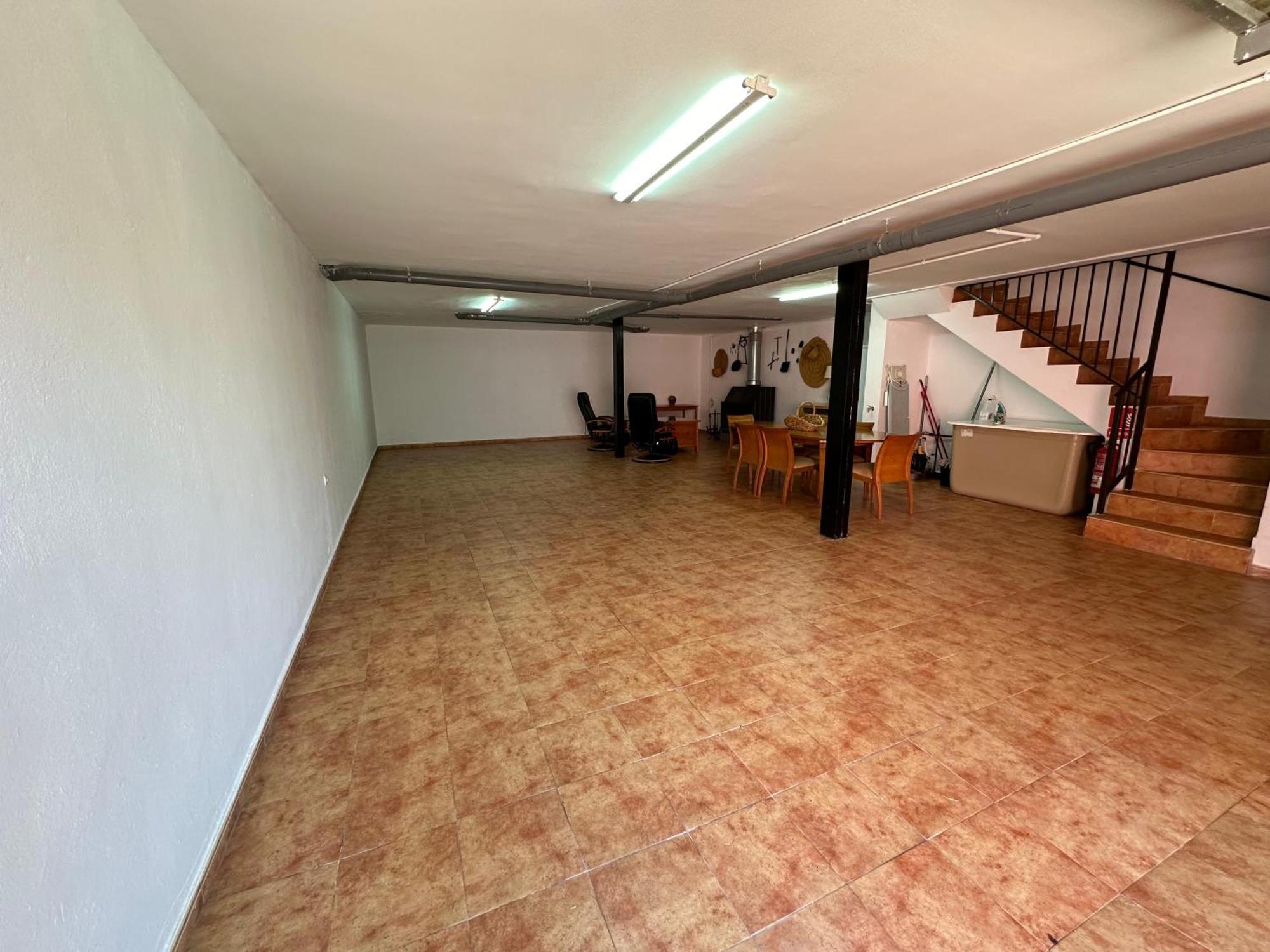 Casa Grande De Tres Plantas Con Parking Gratis Villa Linares  Ngoại thất bức ảnh